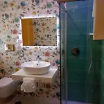 Rosy's House Bed & Breakfast 4*
