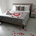 Rosy's House 4*