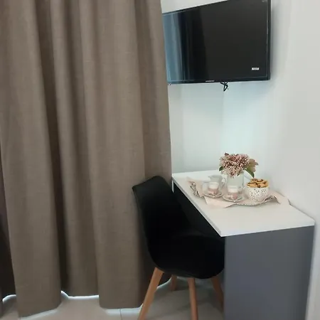 Rosy's House 4*