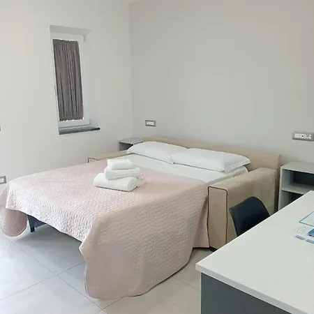 Rosy's House 4*